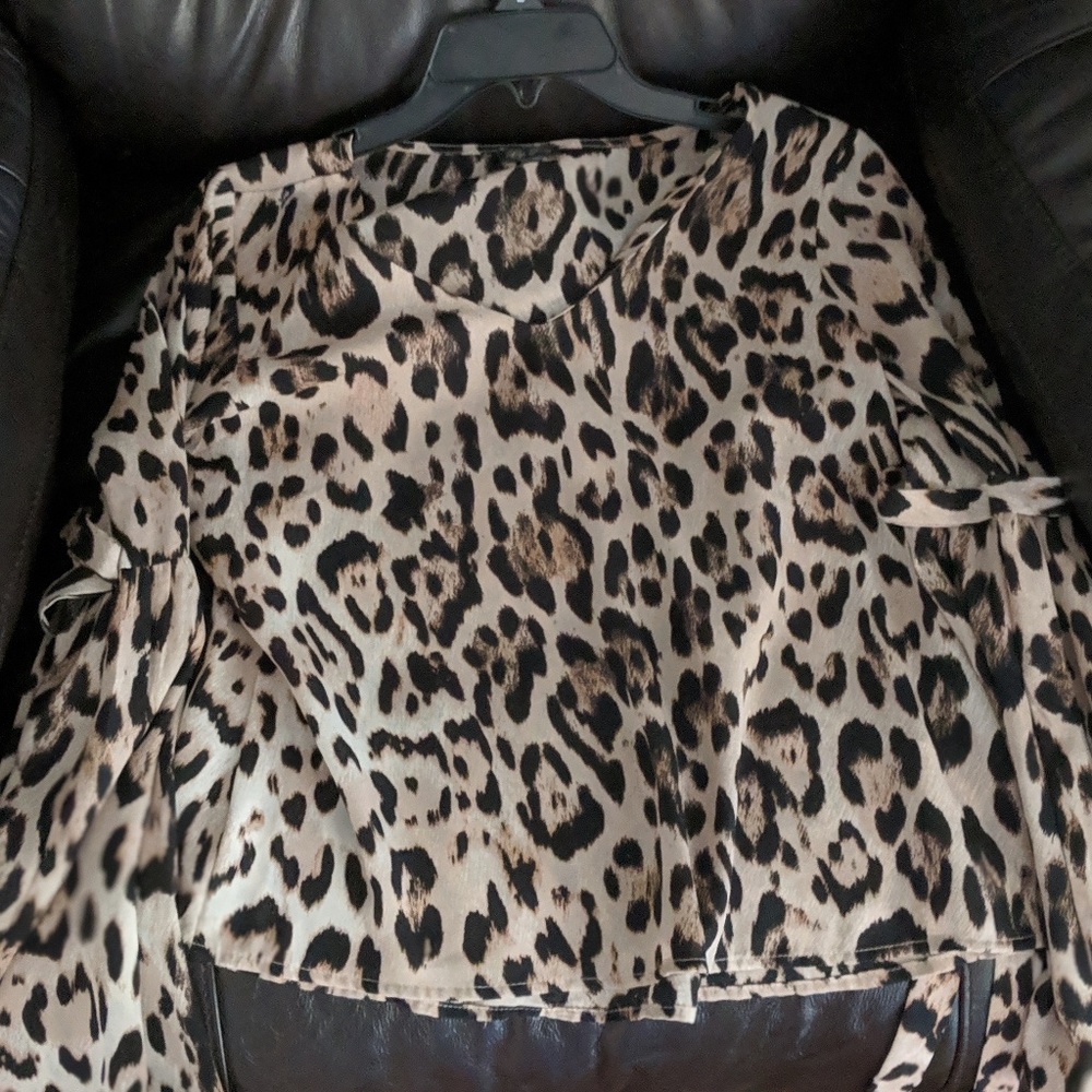 Leopard print ahirt with bell sleeves